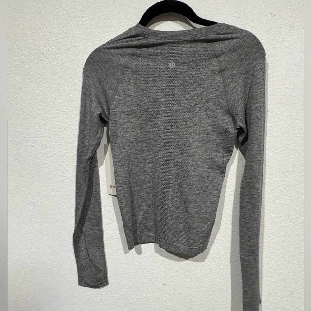 Lulu Lemon Swiftly Tech long Sleeve 2.0 - Picture 4 of 5